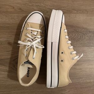 CONVERSE // lift platform low tops